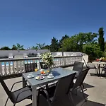 Aurora 3*