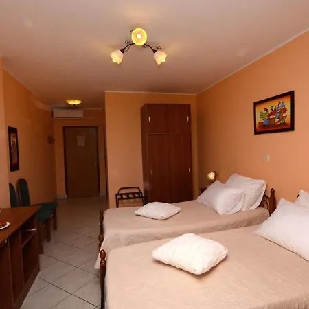 Aurora Affittacamere 3*