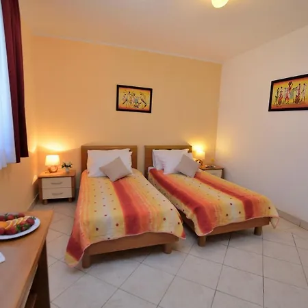 Guest house Aurora