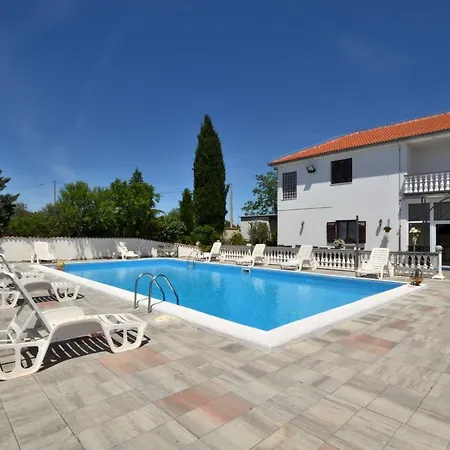 Guest house Aurora