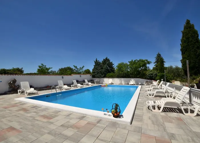 Πανσιόν Aurora 3*