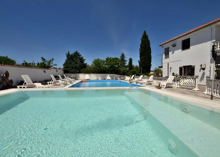 Aurora 게스트하우스 풀라